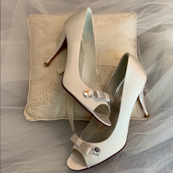 💍🥂 Stuart Weitzman Peep Toe Heels - Picture 3 of 8